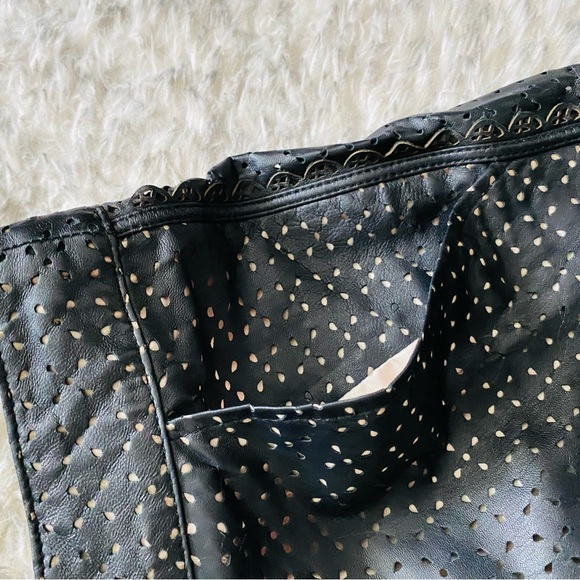 Gorgeous Marc Jacobs leather shorts - Picture 6 of 10